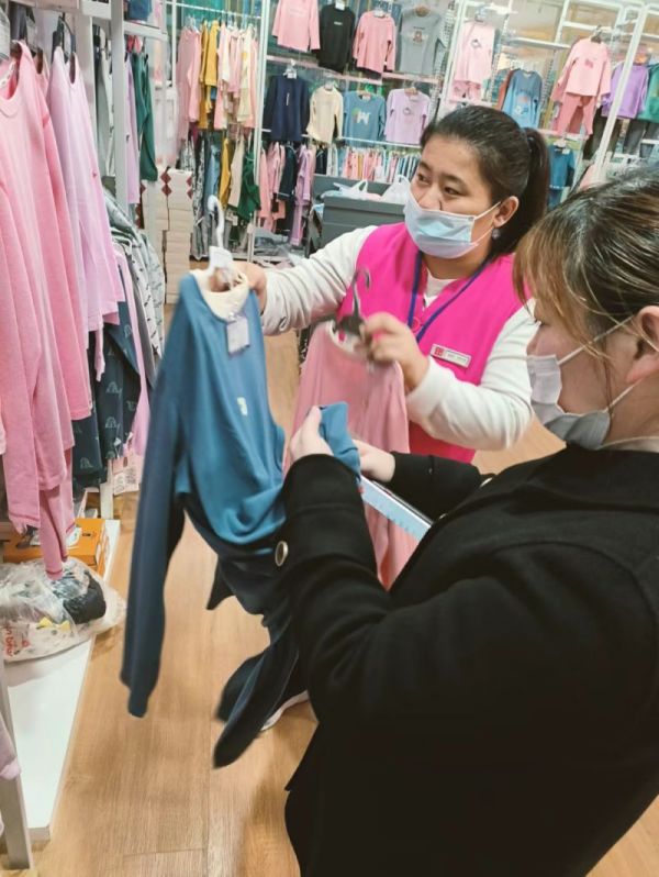 【新時代商廈寶龍店】企業(yè)文化踐行者（1）想顧客之所想，急顧客之所急