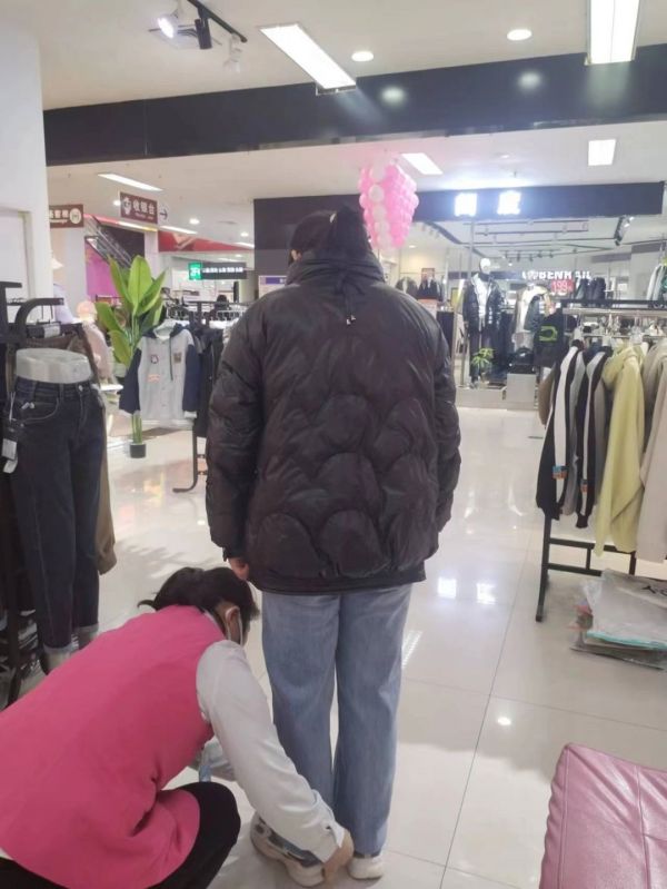 【新時代商廈寶龍店】企業(yè)文化踐行者（16）為顧客解決實際問題