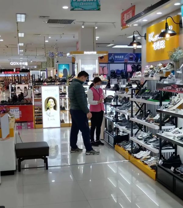 【新時(shí)代商廈寶龍店】企業(yè)文化踐行者（2）為顧客解決實(shí)際問(wèn)題